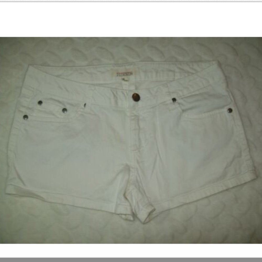 2.1 Denim Shorts Sz 26 White Stretch Shorts Casual
